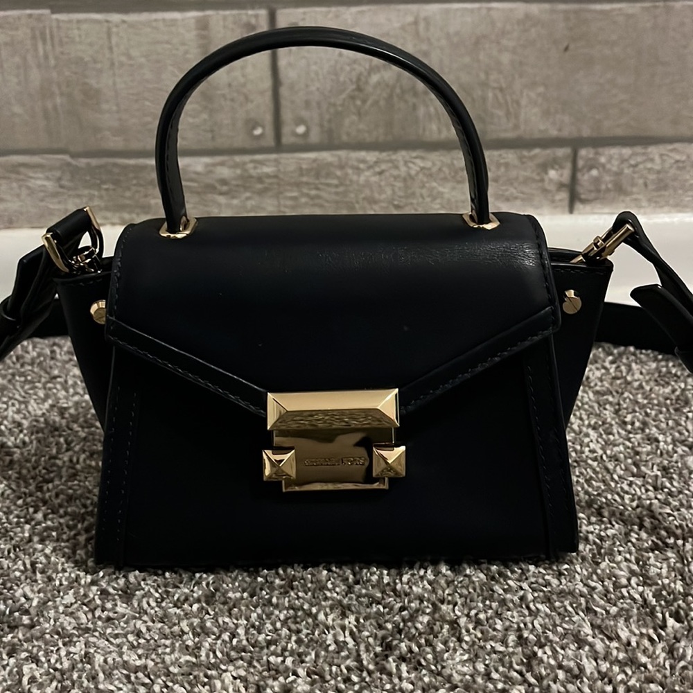 Authentic Michael Kors mini crossbody purse - Picture 2 of 11